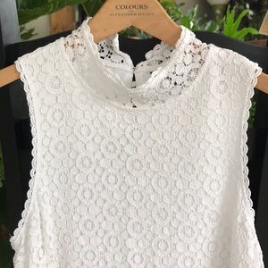 White lace mock sleeveless shirt